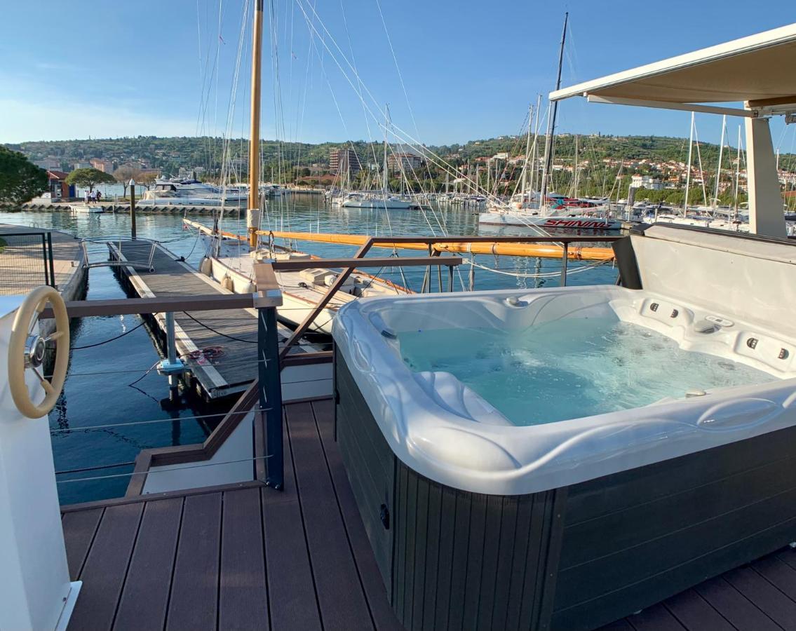 Bellavista Houseboat Apartment Portorose Exterior photo